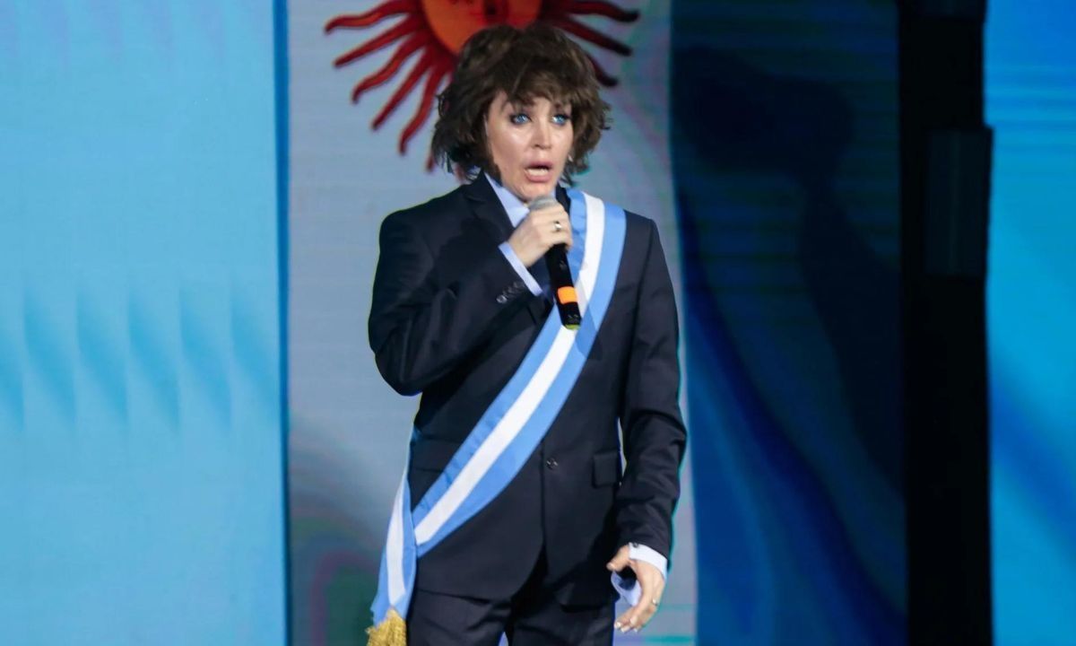 Fátima Florez, como Javier Milei. 