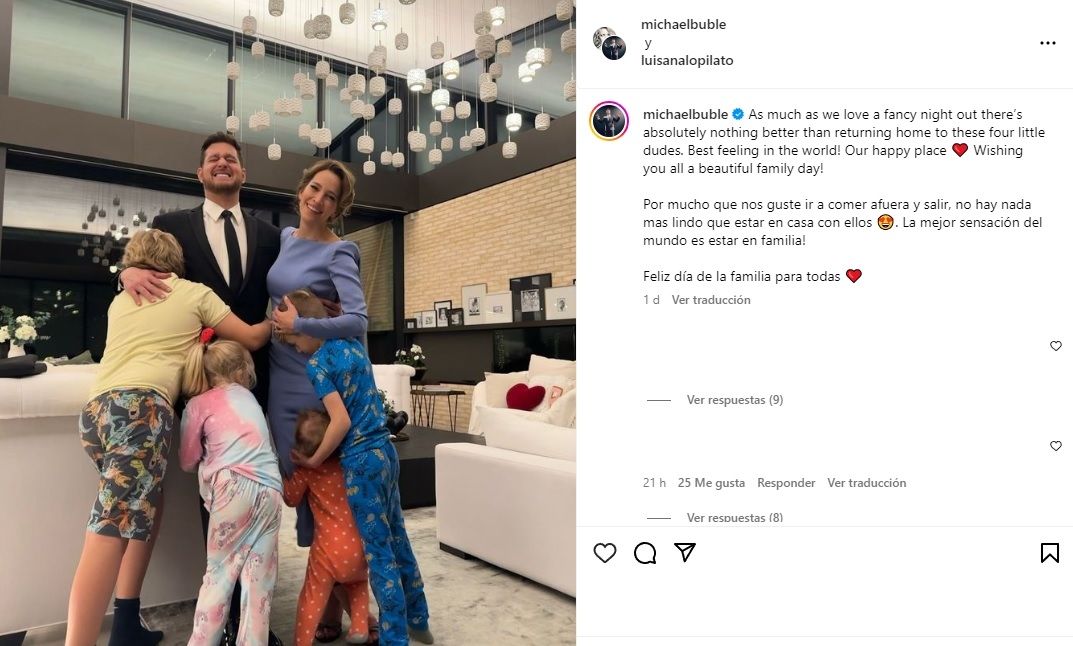 Michael Bublé y Luisana Lopilato, junto a sus cuatro hijos. 