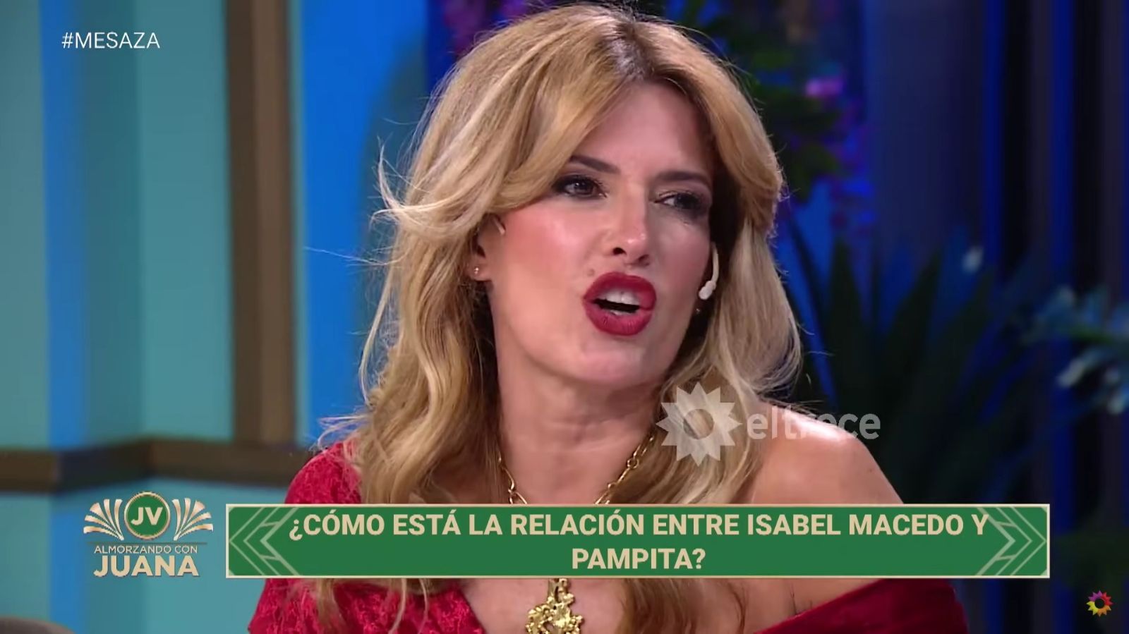 Isabel Macedo se mostró tensa al ser consultada por Mirtha Legrand.