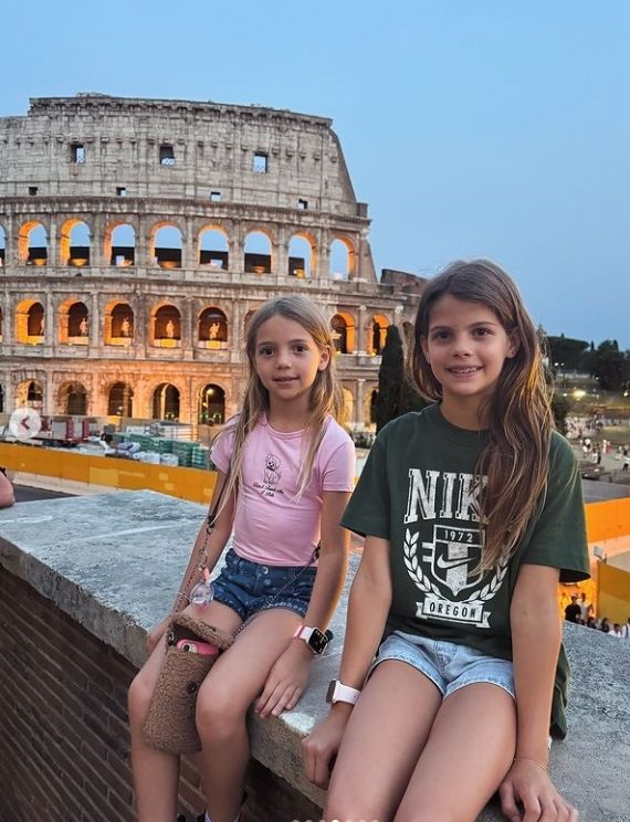 Isabella y Francesca disfrutando de las vacaciones con su padre, Mauro Icardi.