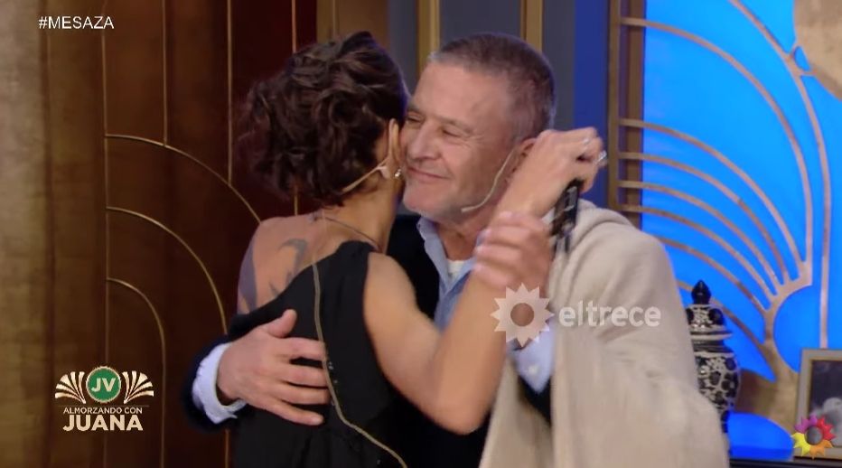 Osvaldo Laport se animó a sacar a bailar a Juana Viale.