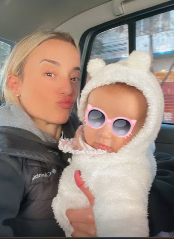 Sabrina Carballo se separó.