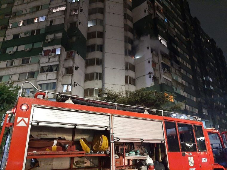 El incendio afectó a un departamento en Lugano Foto: Télam