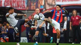 San Lorenzo y Boca juegan el clásico bajo la lluvia en Boedo.&nbsp;