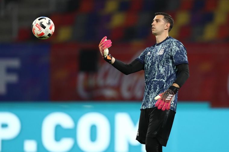 Emiliano Martínez no jugará con Bolivia. Foto: @Argentina