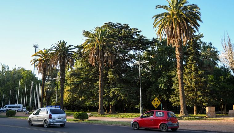 El buen tiempo durará poco y es que el pronóstico adelantó que el sábado en Mendoza habrá un fuerte descenso de la temperatura. El buen tiempo durará poco y es que el pronóstico adelantó que el sábado en Mendoza habrá un fuerte descenso de la temperatura.