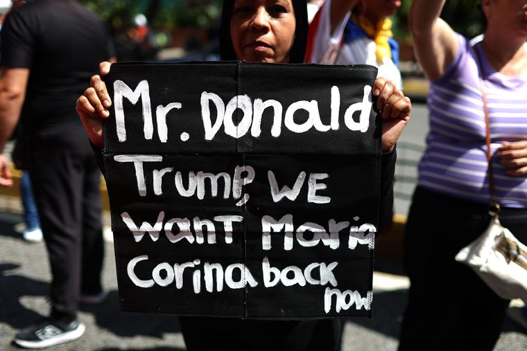 Los partidarios de María Corina Machado exigieron que se permita su regreso a Venezuela.