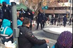 incidentes en el desalojo de una protesta de ate en la peatonal