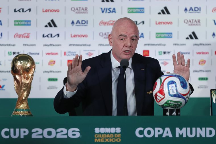 Infantino y la FIFA se mostraron al margen de las decisiones de los procesos migratorios de cada país. Infantino y la FIFA se mostraron al margen de las decisiones de los procesos migratorios de cada país. 