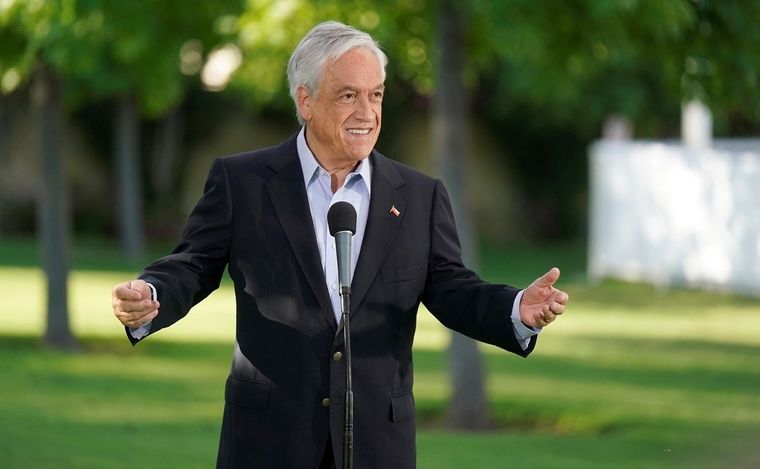 Piñera se va como puede de su cargo. Foto: ElUniversal.
