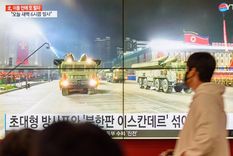 Desfile militar en Pyongyang con misiles nucleares Foto: DPA