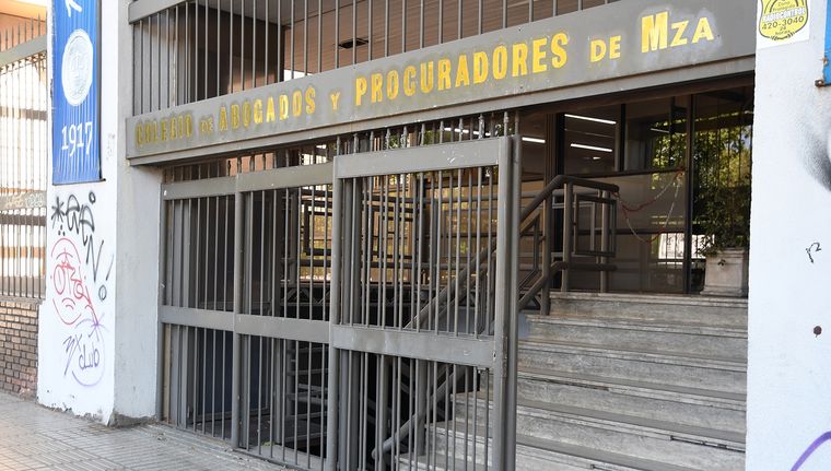 Una elección de abogados (y algo más)