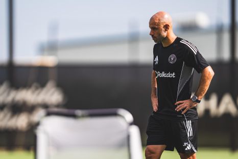 Javier Mascherano se lamentó por la abultada derrota ante Seattle Sounders. Javier Mascherano se lamentó por la abultada derrota ante Seattle Sounders.