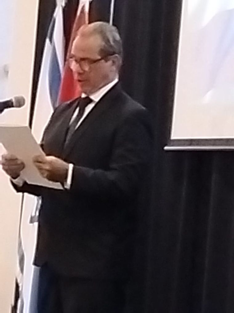 El Presidente de la comunidad emitió este mensaje ante el canciller de Israel. El Presidente de la comunidad emitió este mensaje ante el canciller de Israel.