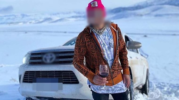 Prófugo El sospechoso estuvo prófugo durante varios meses.