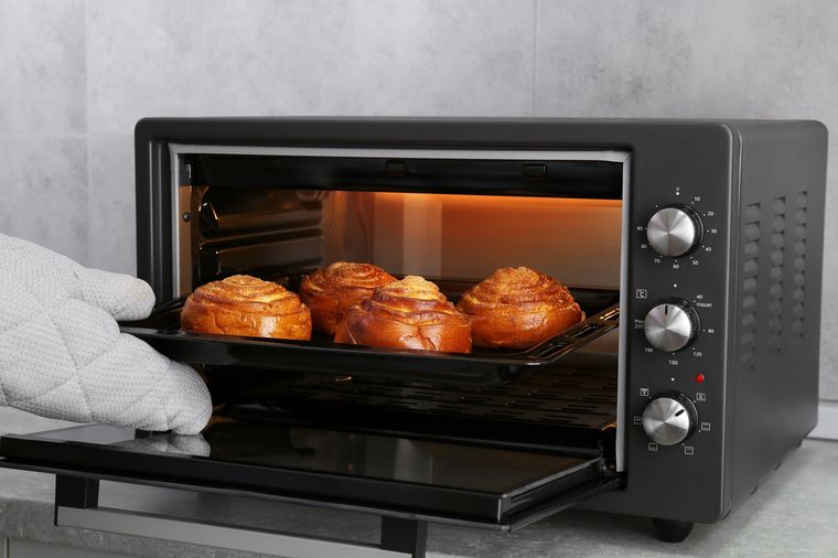 El horno eléctrico. vs. microondas. Fuente: Shutterstock. El horno eléctrico. vs. microondas. Fuente: Shutterstock.