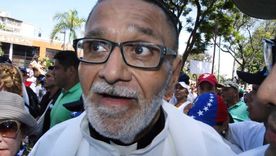 Cuerpos militares analizan una renuncia de Maduro