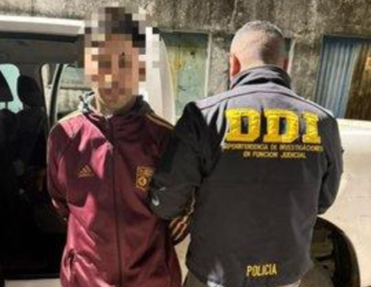 El hombre es el sexto detenido por el triple crimen.