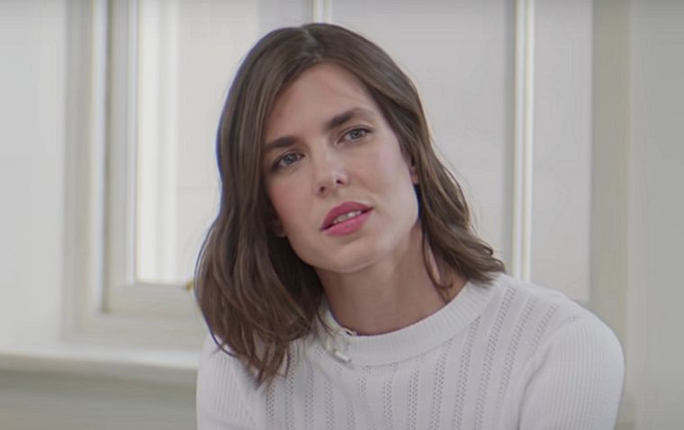 Carlota Casiraghi es un clon de su madre en todo sentido: en belleza y como ícono de la moda. Foto: Chanel