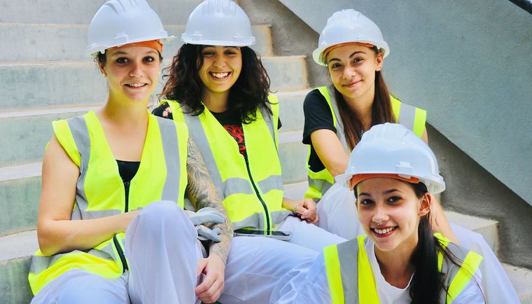 En países como el nuestro los femicidios son parte de una estadística alarmante. En países como el nuestro los femicidios son parte de una estadística alarmante.