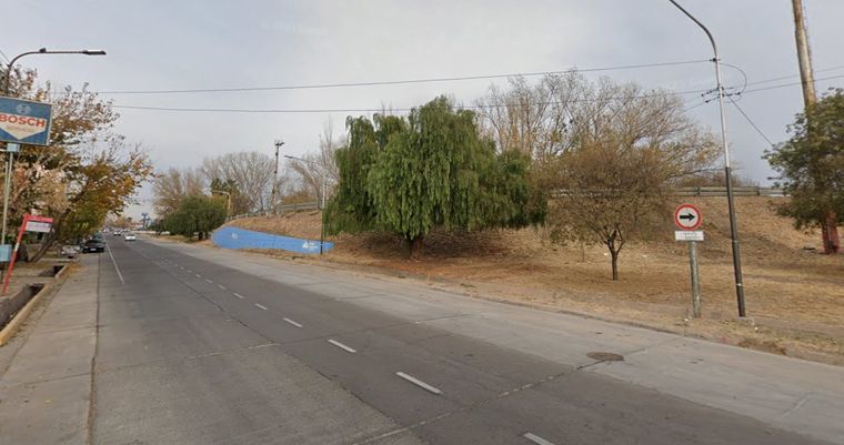Tragedia en MAIPÚ: un hombre de 70 años MURIÓ tras CAER con su auto a una ACEQUIA
