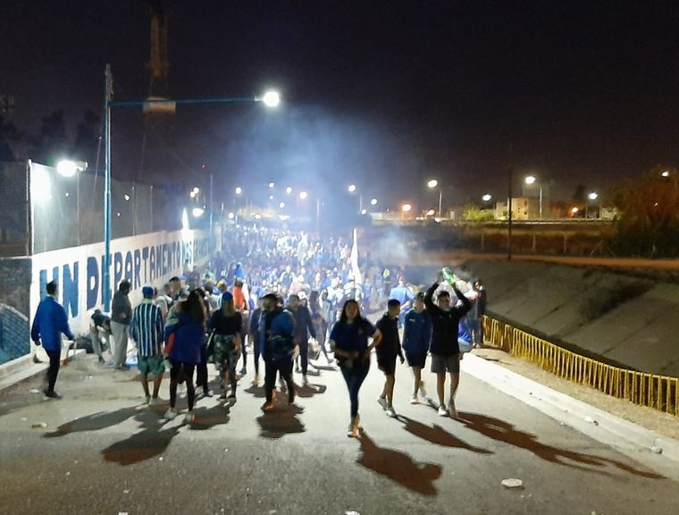 Así se veía la zona de ingreso al estadio Foto: Facundo García