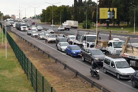 Aunque habrá muchas nubes en Mendoza, el pronóstico no prevé lluvia para este lunes. Aunque habrá muchas nubes en Mendoza, el pronóstico no prevé lluvia para este lunes.