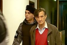 El ex docente de la UNCuyo Mauro Aguirre cumple con prisión domiciliaria. El ex docente de la UNCuyo Mauro Aguirre cumple con prisión domiciliaria.