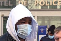 La paliza de unos policías a un músico negro que reenciende las protestas en Francia