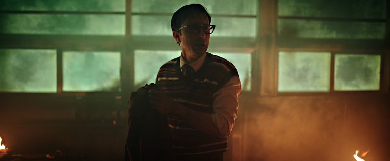 El Sr. Everett Martin, interpretado por Josh Zuckerman, tendrá un rol clave para la resolución de uno de los misterios de la serie. El Sr. Everett Martin, interpretado por Josh Zuckerman, tendrá un rol clave para la resolución de uno de los misterios de la serie.