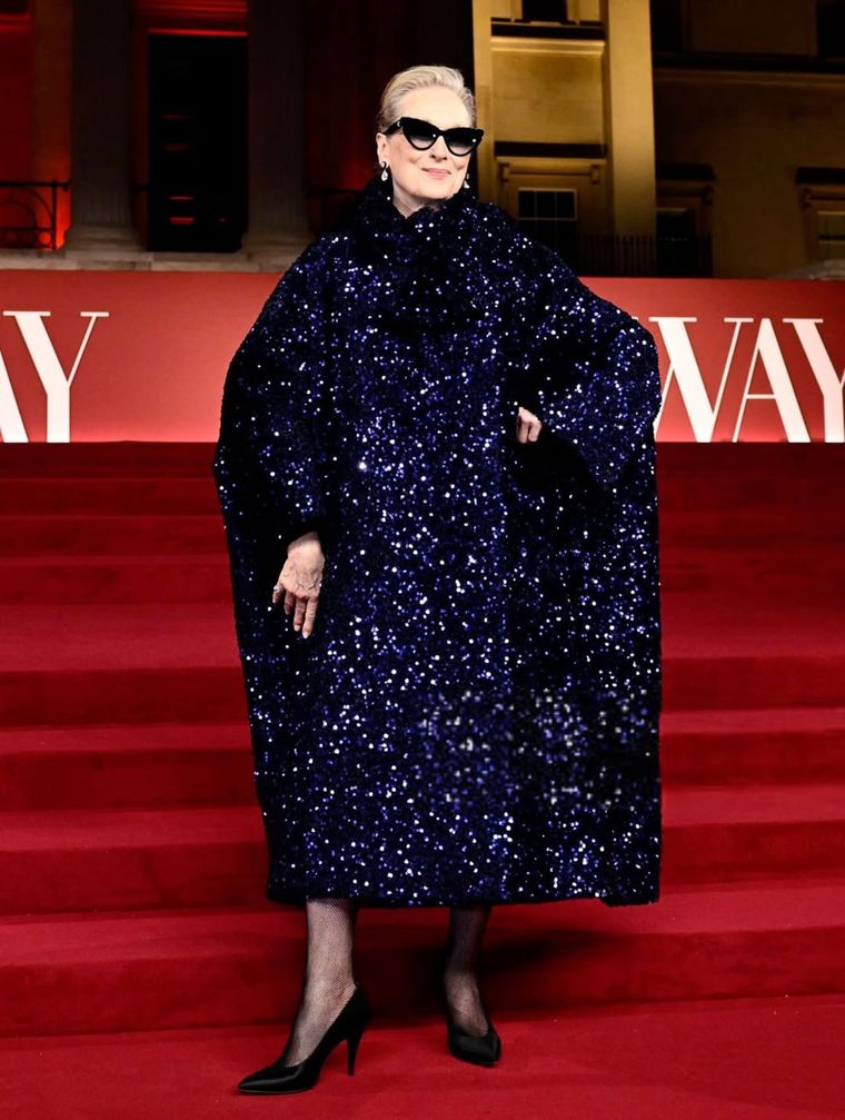 Meryl Streep deslumbró en Londres con un look de Richard Quinn. Meryl Streep deslumbró en Londres con un look de Richard Quinn.