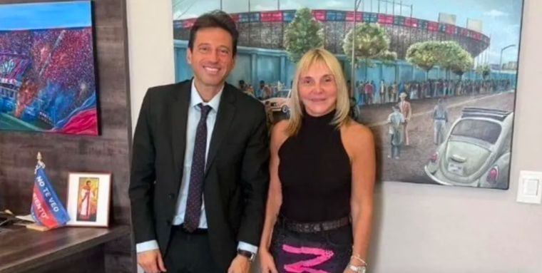 Moretti y María José Scottini, la madre del futbolistas del video en cuestión. Moretti y María José Scottini, la madre del futbolistas del video en cuestión.