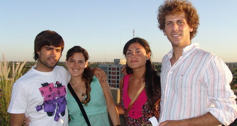 De aquí y de allá. Pablo Juárez -de España-, Verónica Alfonso, Eugenia Chirino y Roman Lambert -de Francia-. Foto: MDZ