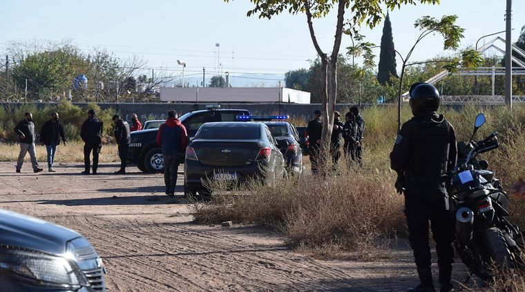 Desde el Ministerio Público Fiscal salieron a criticar los rastrillajes privados llevados a cabo por los familiares de las mujeres desaparecidas. Foto: ALF PONCE MERCADO / MDZ