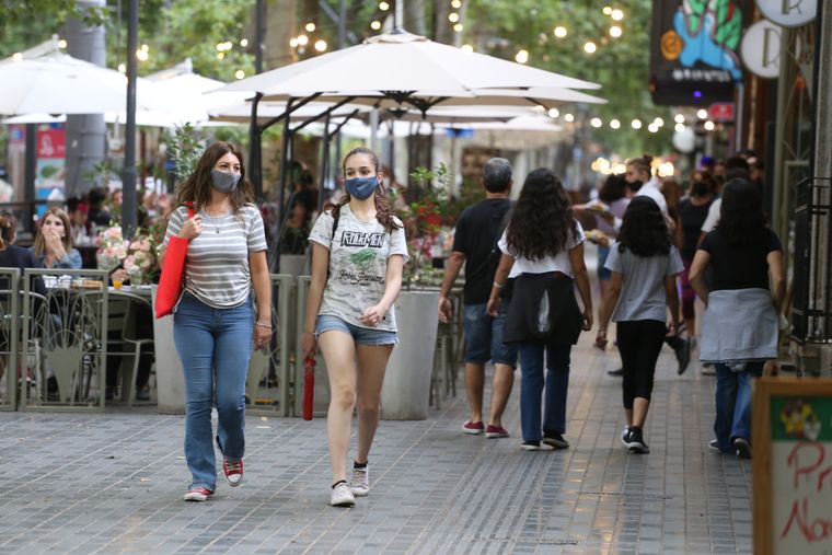 El uso de barbijo se popularizó durante la pandemia de Covid 19.