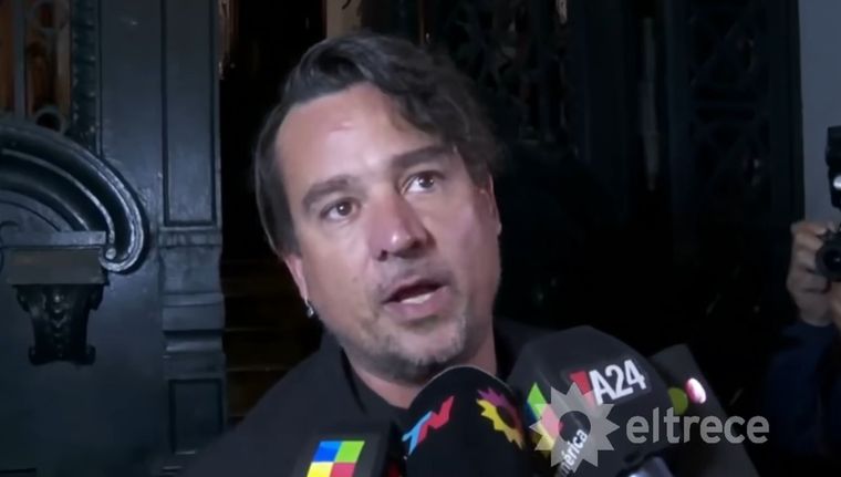 El artista emocionó al recordar a su amigo. Foto: Captura de pantalla/ Youtube: eltrece