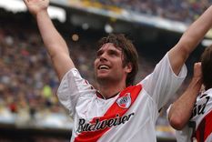 cavenaghi le tiro una bombita a boca