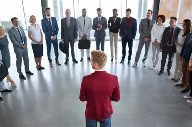La gran pregunta es: ¿estamos listos para cambiar la palabra jefe por líder?