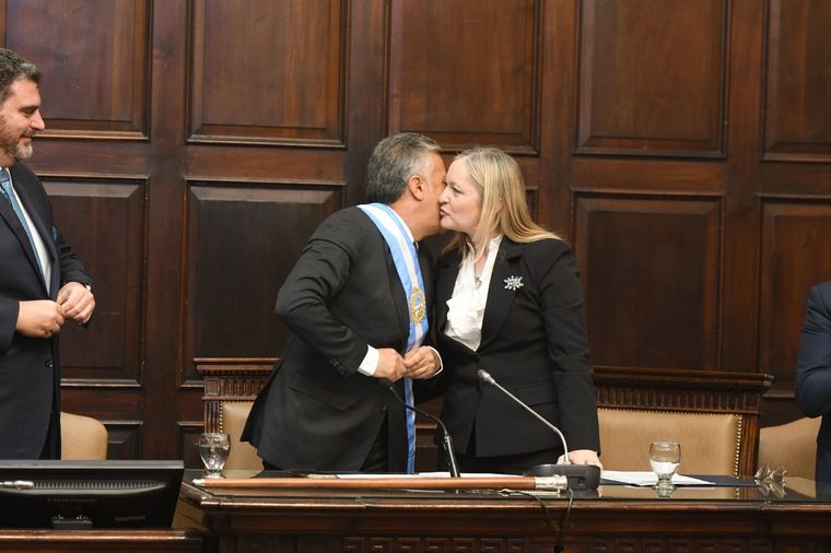 Alfredo Cornejo dando su discurso en la Asamblea Legislativa Foto: ALF PONCE / MDZ