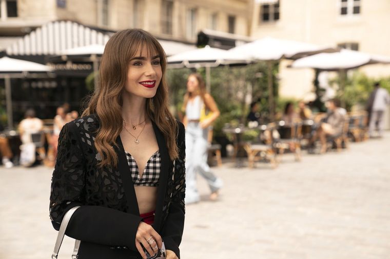 Foto: https://www.elle.com/es/living/ocio-cultura/a38788215/emily-in-paris-temporada-3-serie-netflix/