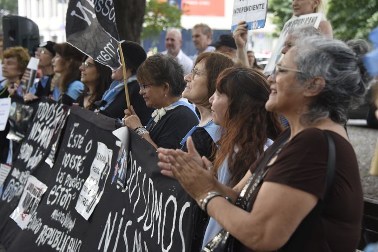 Dolor y bronca durante el recuerdo del Fiscal Foto: Juan Mateo Aberastain/MDZ