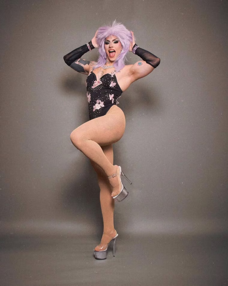 El tributo de Dyhzy a Moria. El tributo de Dyhzy a Moria.