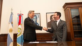 El presidente de la Corte Horacio Rosatti y el director de la Fundación Memoria del Holocausto Jonathan Karszenbaum. El presidente de la Corte Horacio Rosatti y el director de la Fundación Memoria del Holocausto Jonathan Karszenbaum.