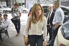 Victoria Tolosa Paz encabeza la encuesta con un 32% de intención de voto.