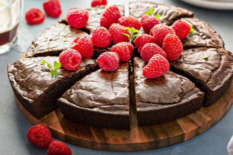 ¡Descubre el placer en cada trozo! brownies de frambuesa con toque frutal Foto: Shiutterstock
