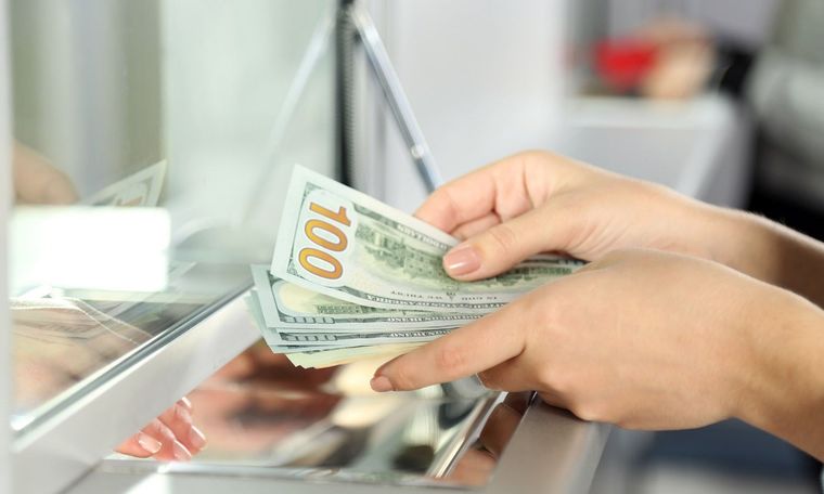 La brecha cambiaria impulsa las inversiones en negocios y franquicias en el contexto actual.