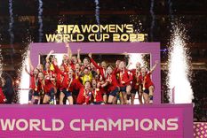 España levanta el título mundial. Foto: FIFA España levanta el título mundial. Foto: FIFA