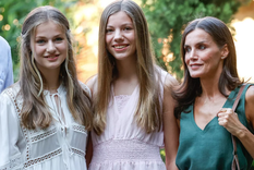 Letizia y sus hijas. Foto: Telva