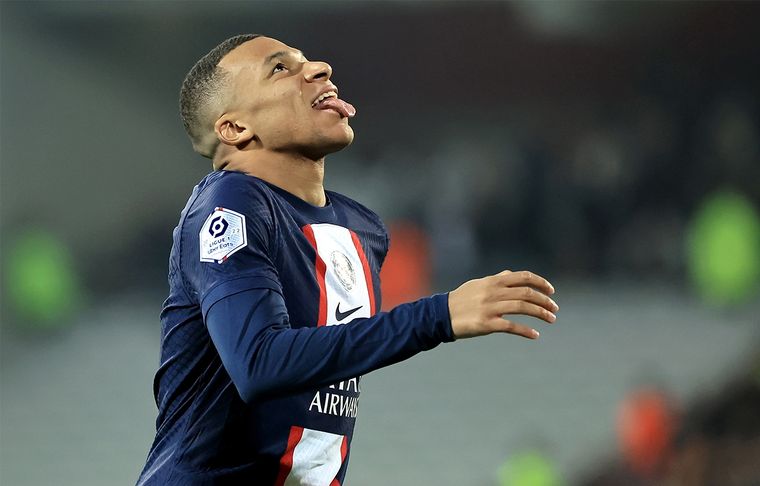 Kylian Mbappé El francés tuvo un mal partido y PSG cayó 3 a 1 ante Lens.