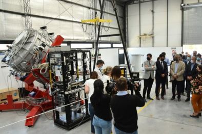 MDZol | El telescopio QUBIC analizará las huellas de las ondas gravitacionales, ocurridas hace 13.800 millones de años con la creación del universo. Foto: Presidencia CNEA